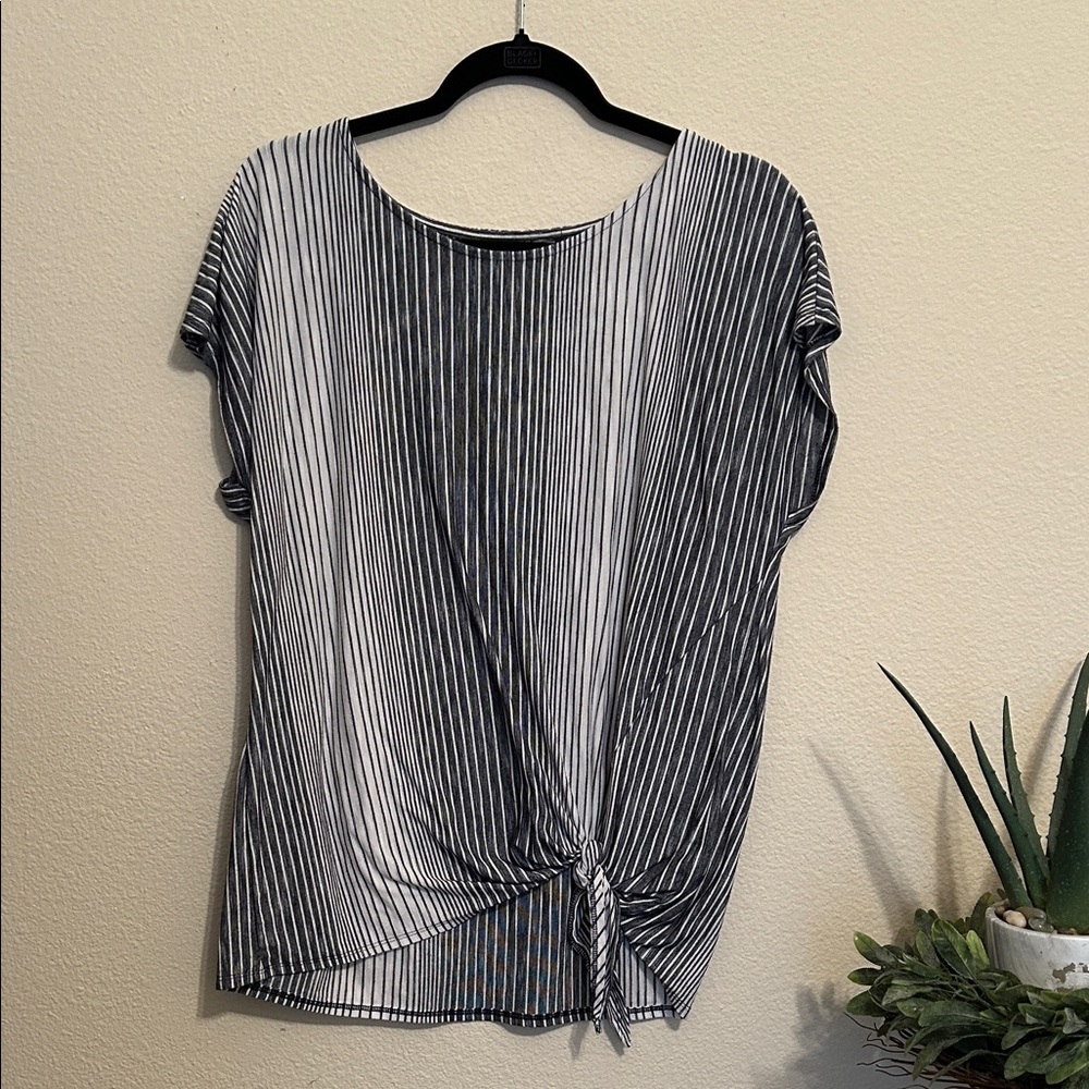 Striped Navy Blue and White Short Sleeve Top